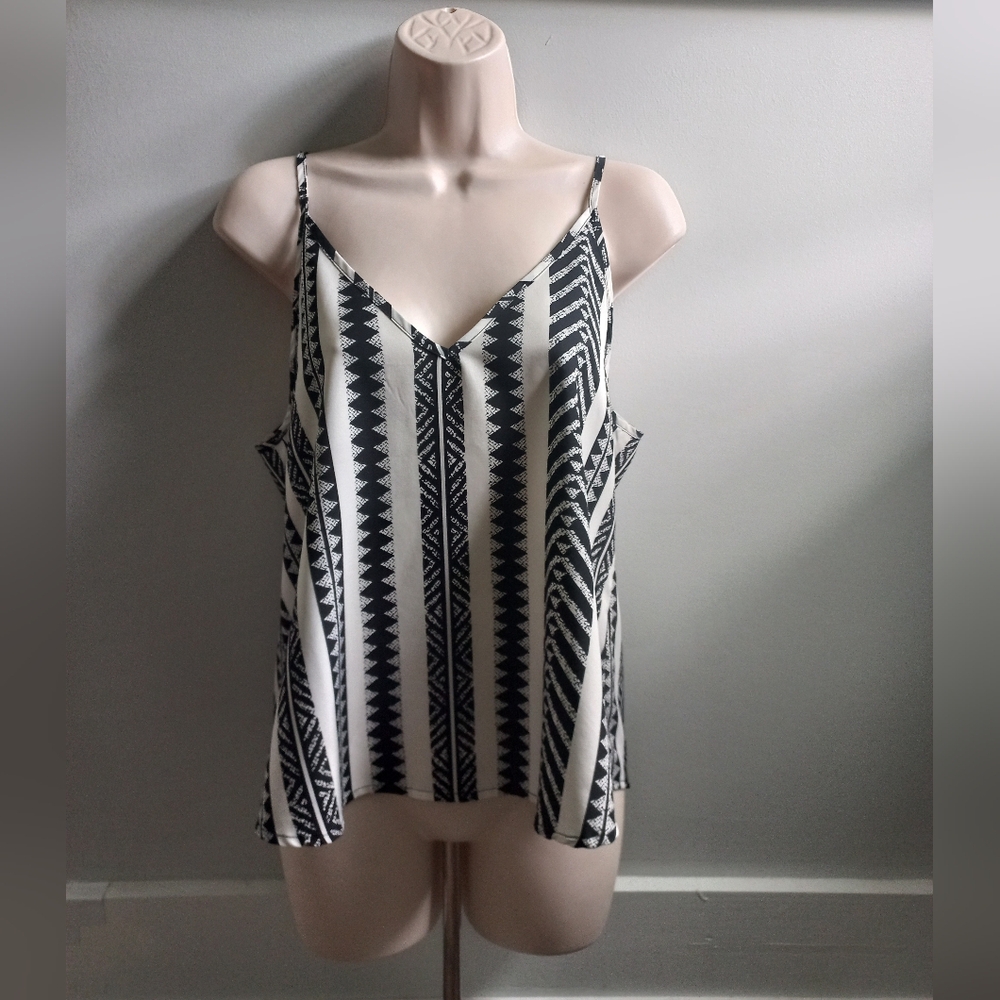 Black and White Striped Women's Tank Top